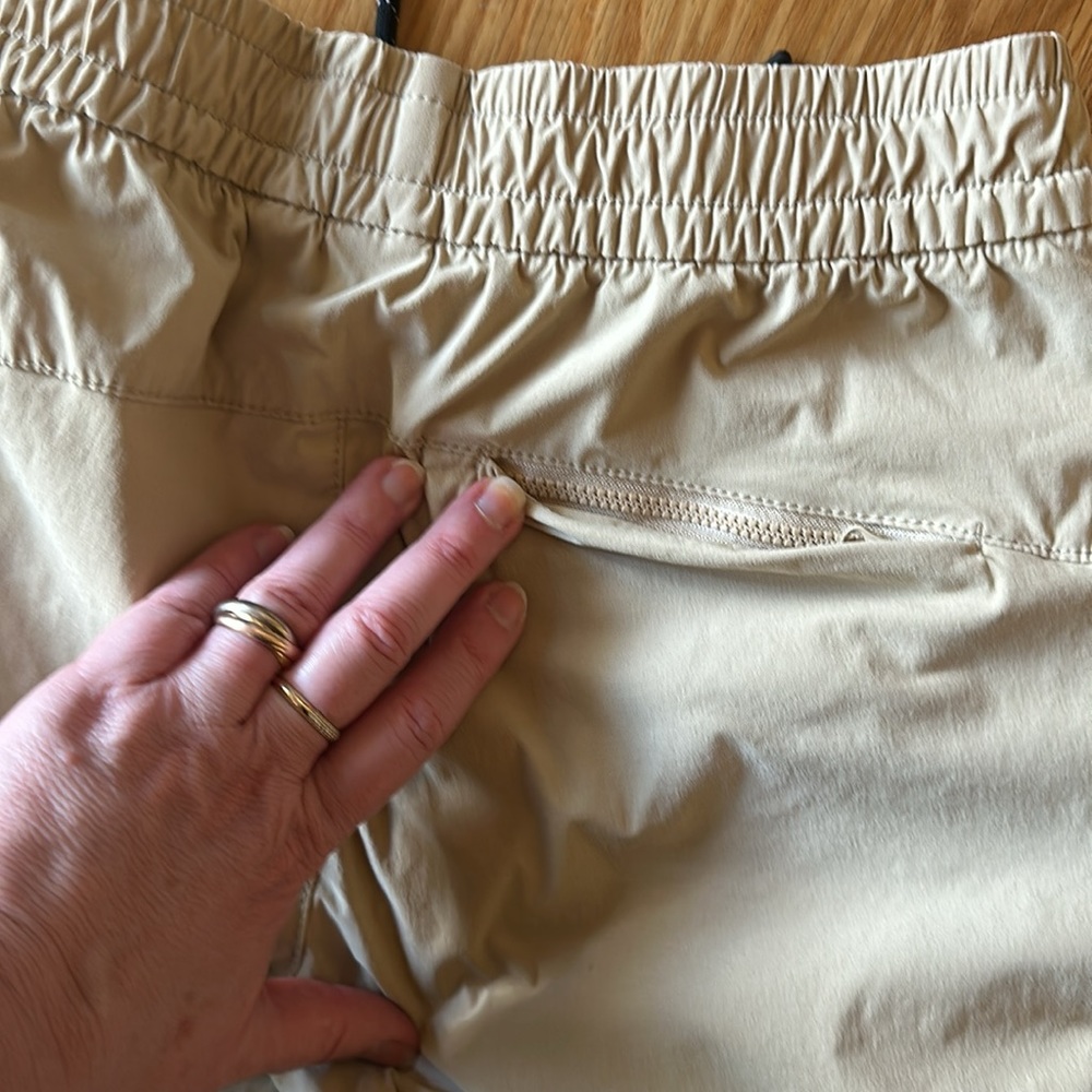 Gap kids size XL khaki shorts - Picture 5 of 6